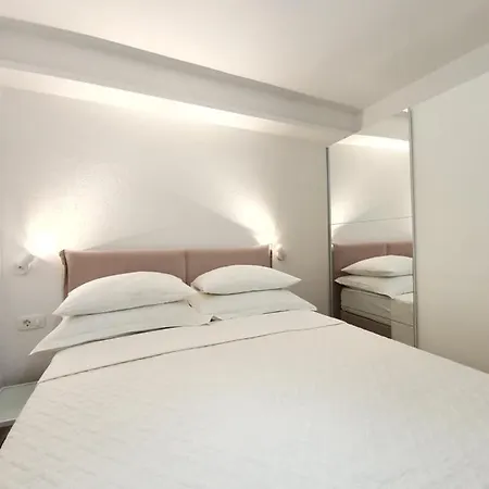 Karla Apartament *
