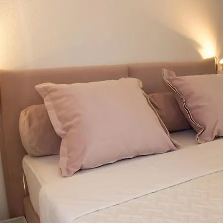 Apartament Karla *