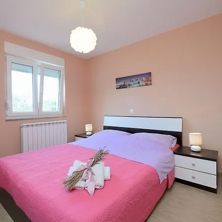 Karla Apartman Bibinje