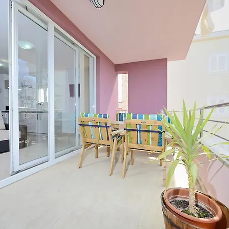 Apartament Karla
